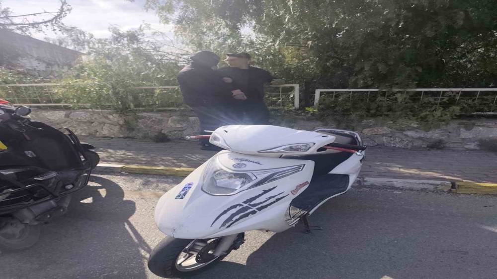 Dur ihtarına uymayıp ka&ccedil;an motosikletli yayaya &ccedil;arptı: 424 bin 500 bin TL ceza kesildi
