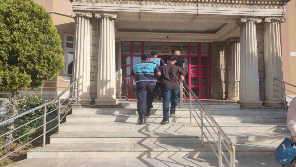 Didim&rsquo;de 22 d&uuml;zensiz g&ouml;&ccedil;men yakalandı
