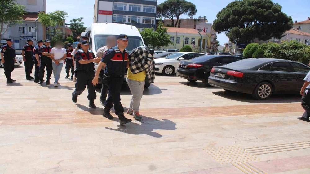 Bahis operasyonunda yakalan 8 ş&uuml;pheli serbest bırakıldı

