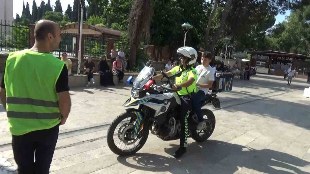 Veliler, kimliği kaybolan gen&ccedil; i&ccedil;in seferber oldu
