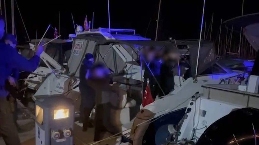 Organize suç örgütü üyeleri yurtdışına kaçarken yakalandı
