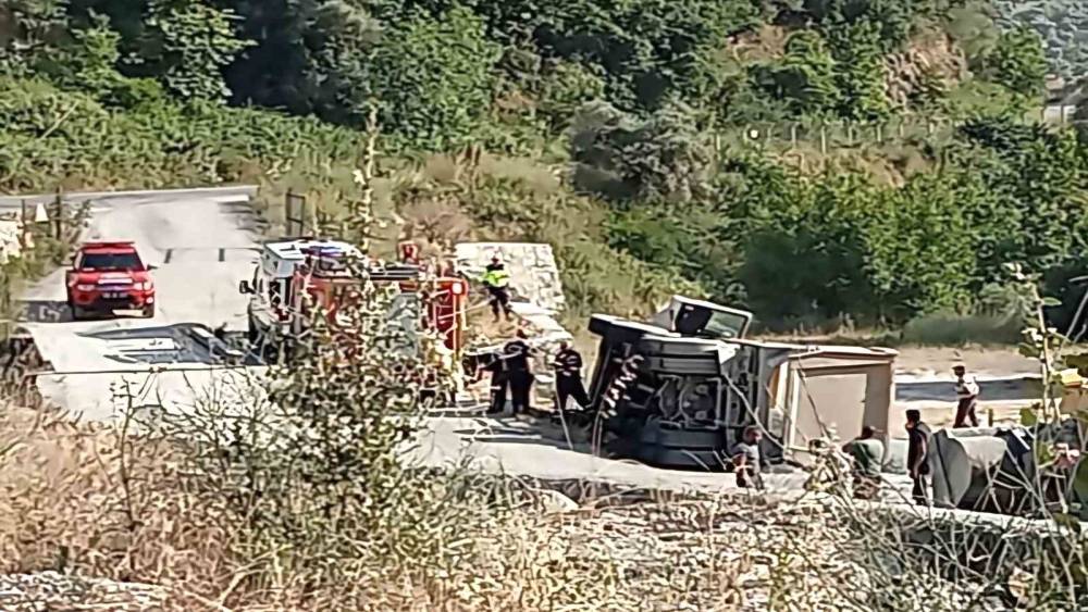 Köşk’te kum kamyonu devrildi: 1 yaralı
