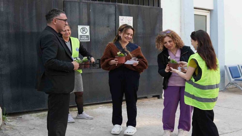 Didim Belediyesi&rsquo;nden sağlık &ccedil;alışanlarına anlamlı jest
