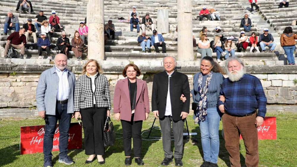 Thales&rsquo;in kenti Miletos&rsquo;ta &rsquo;Matematik ve Umut&rsquo; temalı buluşma ger&ccedil;ekleştirildi
