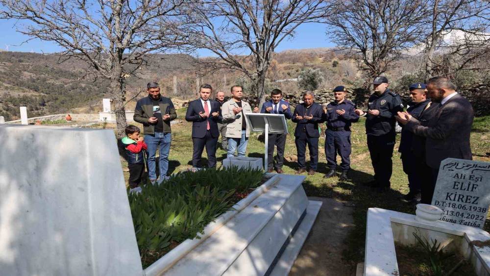 Karacasulu Şehit Kirez mezarı başında anıldı
