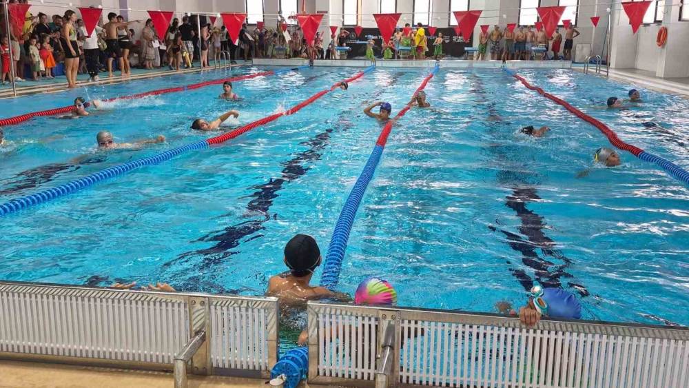 İki ayda 200 &ouml;ğrenci y&uuml;zme &ouml;ğrendi
