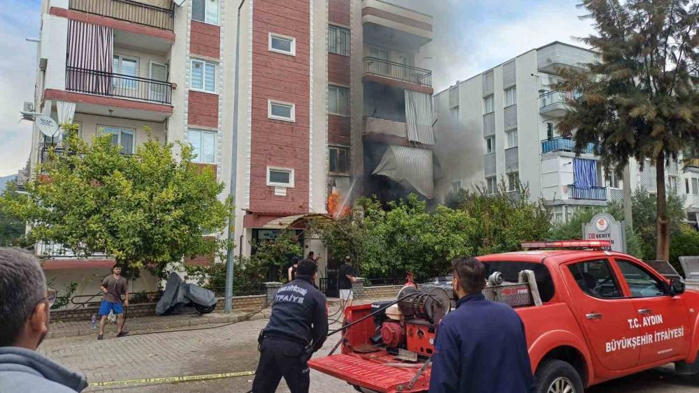 Aydın&rsquo;da ev yangını
