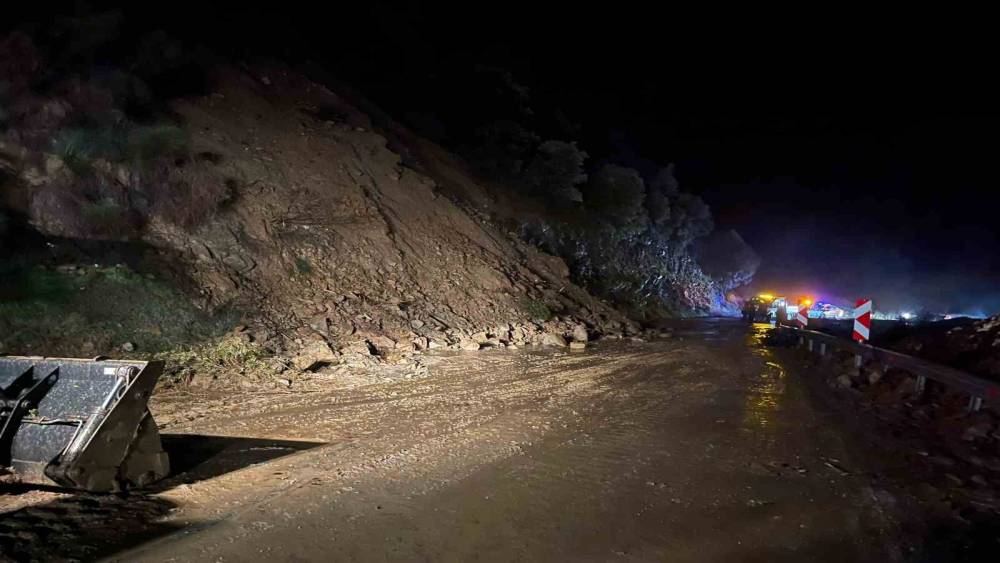 Nazilli Belediyesi&rsquo;nden heyelan b&ouml;lgesinde yoğun mesai
