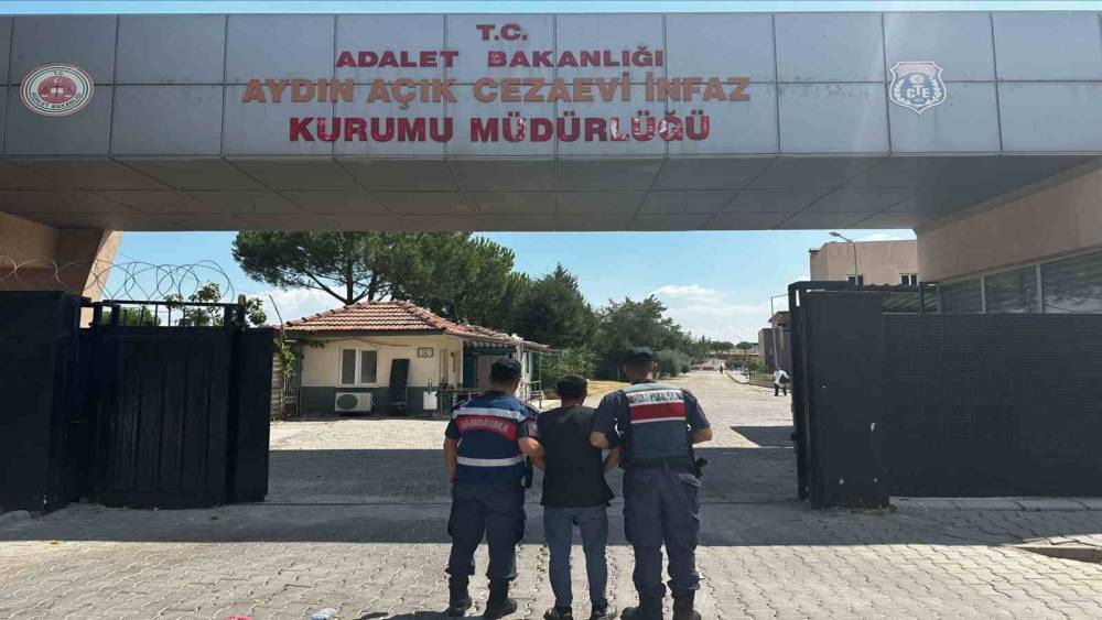 Hırsızlık su&ccedil;undan aranan şahıs K&ouml;şk&rsquo;te yakalandı
