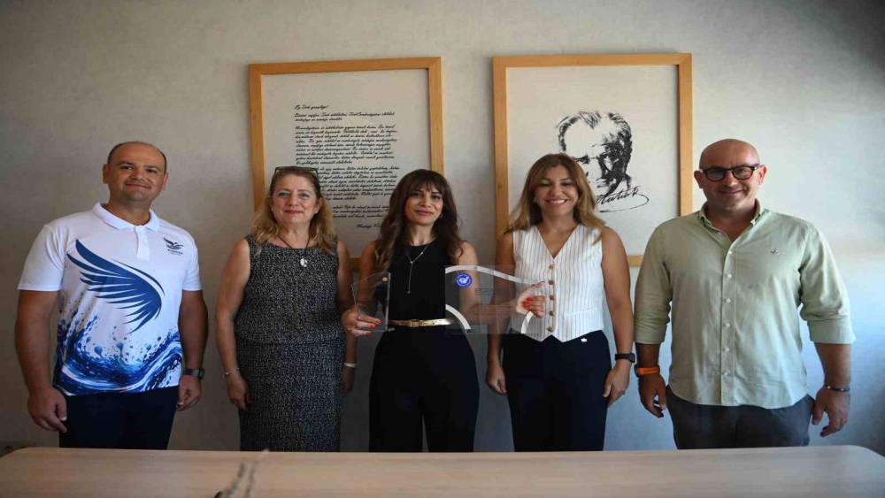 Kuşadası&rsquo;nda kula&ccedil;lar kız &ouml;ğrencilerin eğitimine destek olmak i&ccedil;in atılacak
