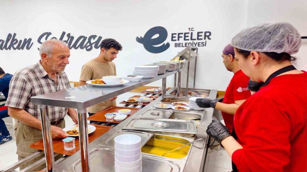 Efeler&rsquo;de Kent Lokantası vatandaşın sofrasına destek oluyor
