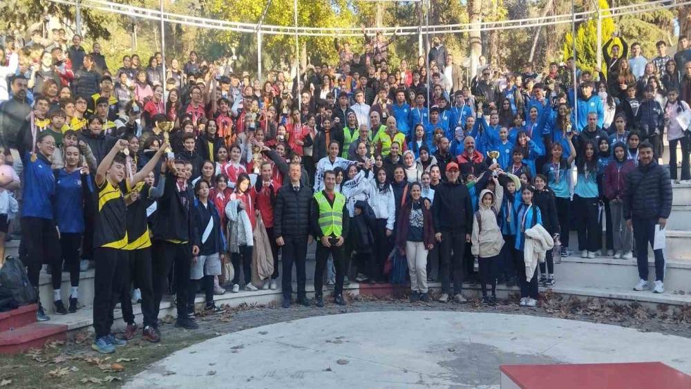 Aydın&rsquo;da okul sporları oryantiring il birinciliği yarışmaları tamamlandı

