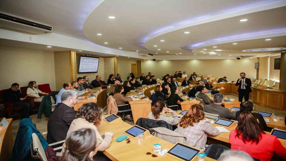 AD&Uuml;&rsquo;de hizmet i&ccedil;i eğitim programları d&uuml;zenlendi
