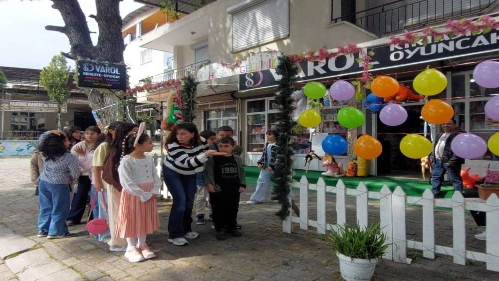 Kardeşk&ouml;y&rsquo;de &ccedil;ocuklar &ccedil;ift bayram yaptı
