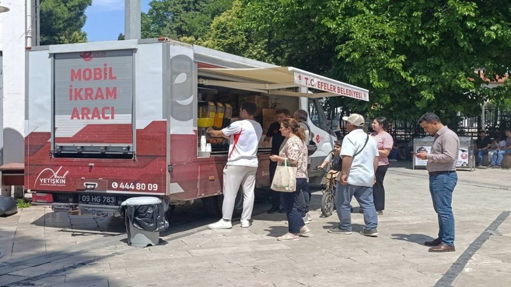 Efeler Belediyesi&rsquo;nden &ouml;ğrencilere serinleten destek
