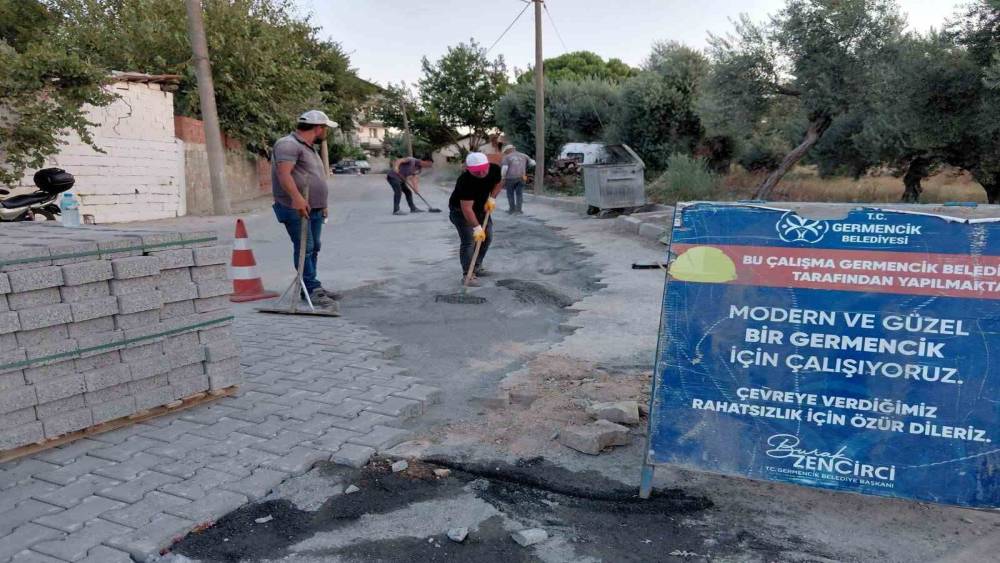 Germencik&rsquo;te yol bakım ve onarım &ccedil;alışmaları s&uuml;r&uuml;yor
