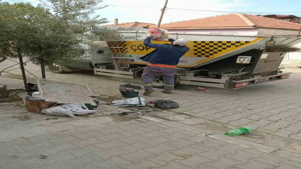 Germencik Belediyesi&rsquo;nden &ccedil;evre temizliği i&ccedil;in vatandaşlara &ccedil;ağrı
