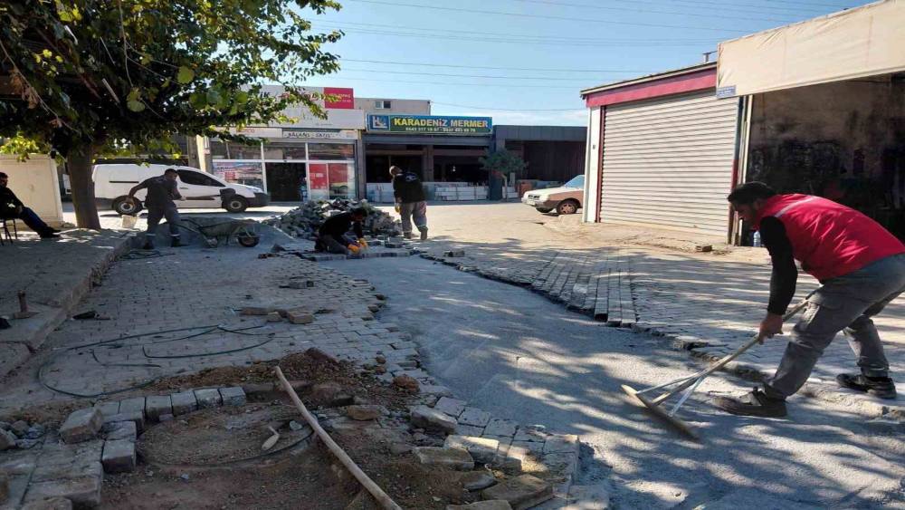 Germencik&rsquo;te 7 farklı noktada belediye mesaisi s&uuml;r&uuml;yor
