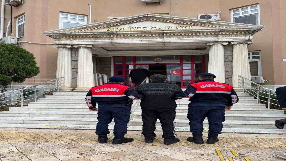 Aydın&rsquo;da aranan şahıslar jandarmadan ka&ccedil;amadı
