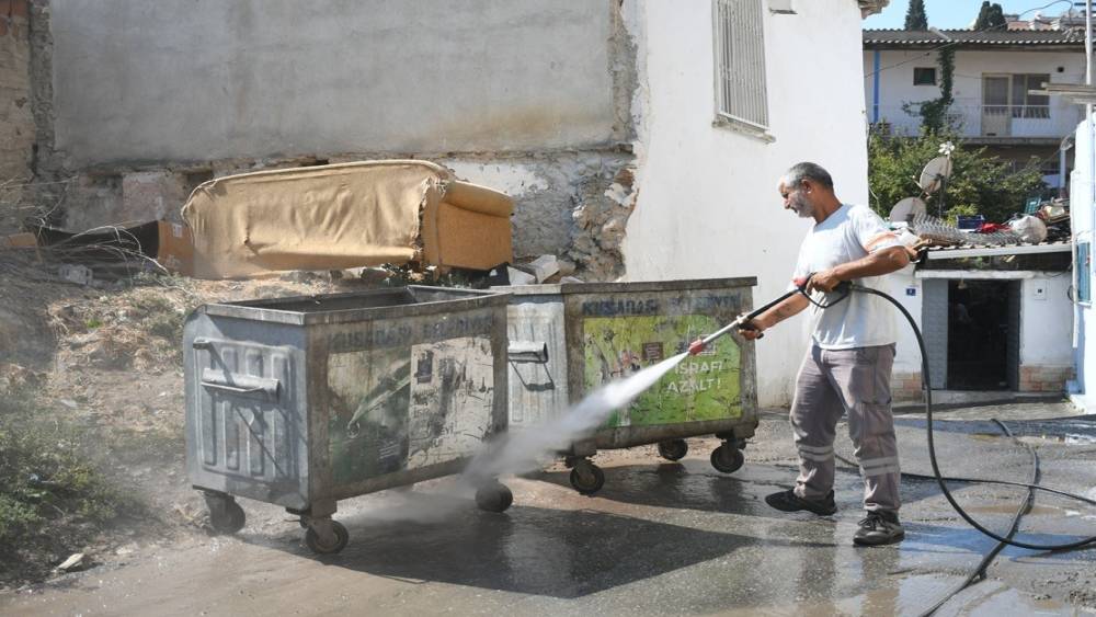 Kuşadası&rsquo;nda temizlik seferberliği

