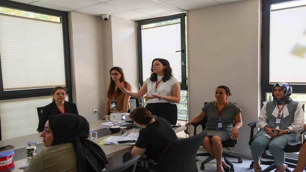 Efeler&rsquo;de otizmli &ccedil;ocukların beslenme sorunlarına eğitimli &ccedil;&ouml;z&uuml;m
