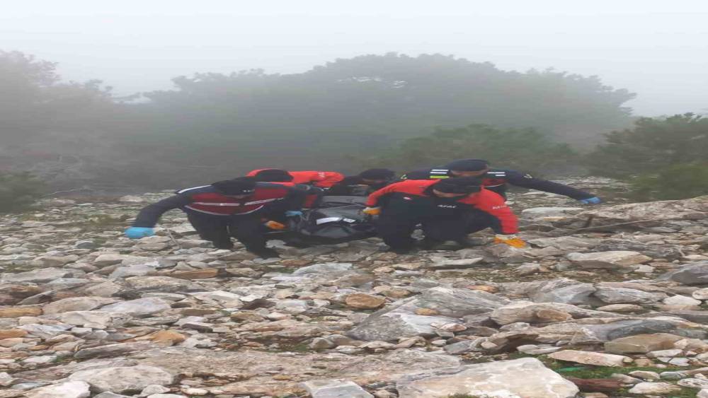 Kuşadası&rsquo;nda u&ccedil;urumdan d&uuml;şen şahıs hayatını kaybetti
