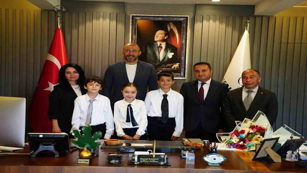 Başkan Zencirci yetkiyi, &ccedil;ocuklara devretti
