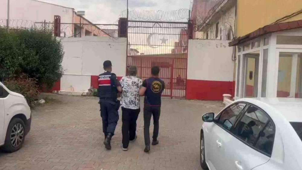 Hapis cezasıyla aranan şahıs &Ccedil;ine&rsquo;de yakalandı
