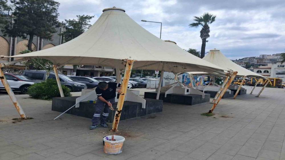 Kuşadası&rsquo;nda bakım ve onarım &ccedil;alışmaları hız kesmiyor
