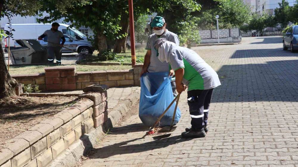 Nazilli Belediyesi temizlik &ccedil;alışmalarına devam ediyor

