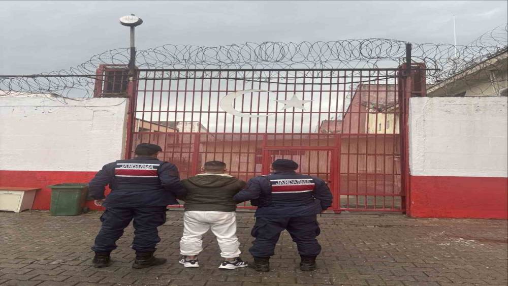 Efeler&rsquo;de 22 yıl hapis cezasıyla aranan şahıs yakalandı
