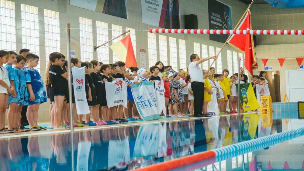 Aydın&rsquo;da Okul Sporları Minikler Y&uuml;zme İl Birinciliği başladı
