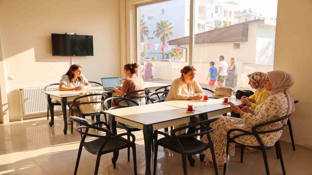 Efeler Belediyesi&rsquo;nin projeleri vatandaşlardan ilgi g&ouml;r&uuml;yor
