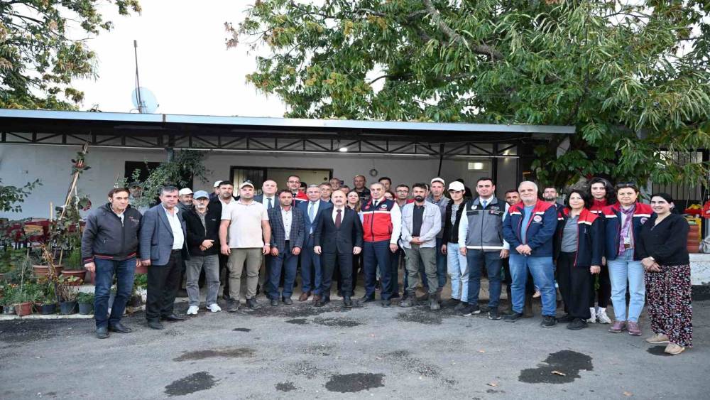 Aydın Valisi Varol, Sarı&ccedil;am Mahallesi sakinleriyle buluştu

