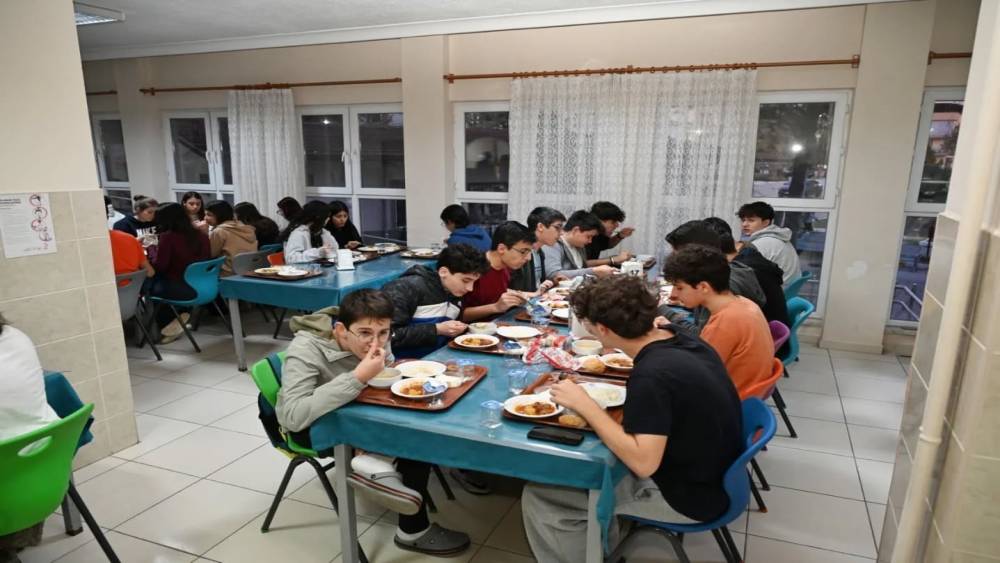 &Ouml;ğrenciler iftar sofrasında bir araya geldi
