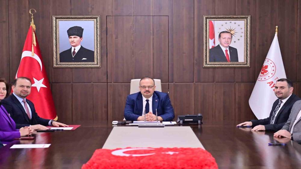 Aydın&rsquo;da ambulans ve istasyon binası bağışı
