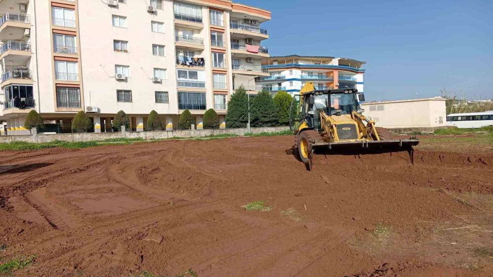 Efeler&rsquo;de Fenerbah&ccedil;eliler Parkı i&ccedil;in ilk kazma vuruldu
