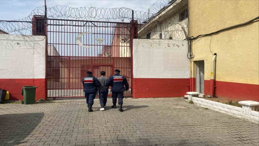 Aydın&rsquo;da iki aranan h&uuml;k&uuml;ml&uuml; yakalandı
