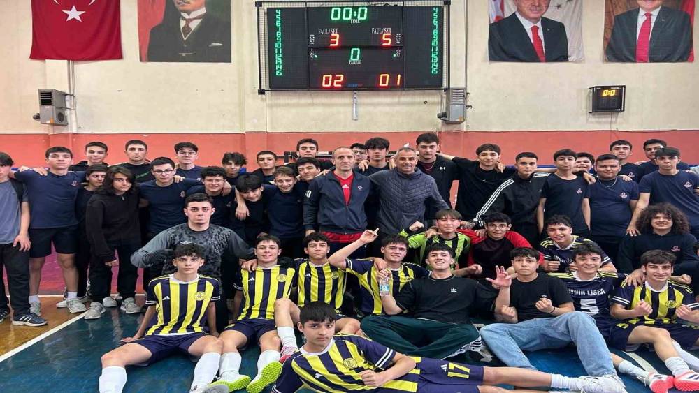 Aydın Lisesi futsal takımı il finaline y&uuml;kseldi
