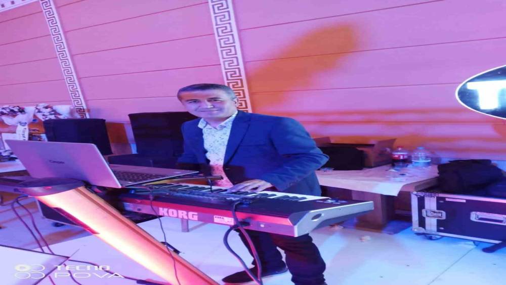 Otob&uuml;ste kalbi duran yolcu yaşam savaşını kaybetti
