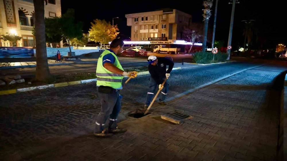 Didim Belediyesi&rsquo;nden yağış &ouml;ncesi temizlik
