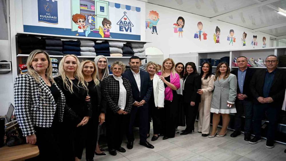 Kuşadası’nda ’Ada Kıyafet Evi’ açıldı
