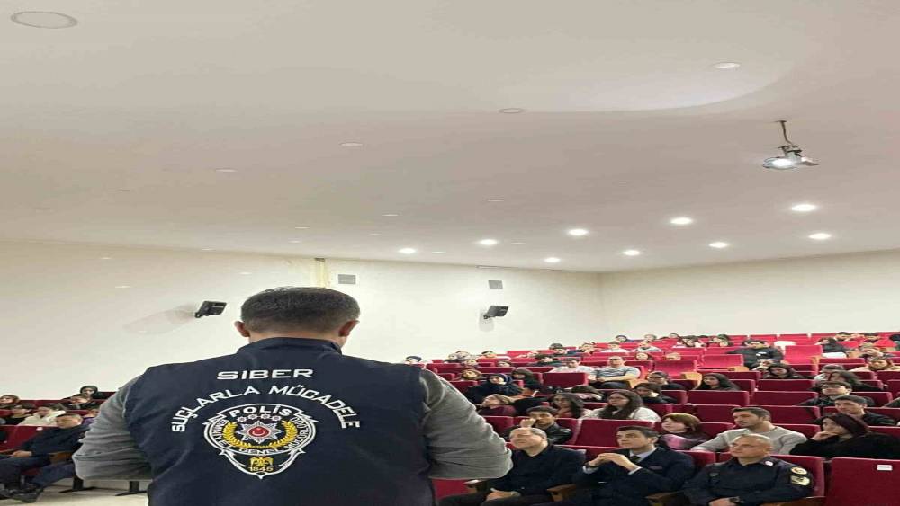 Nazilli İktisadi ve İdari Bilimler Fak&uuml;ltesi&rsquo;nde &rsquo;Siber G&uuml;venlik Semineri&rsquo; d&uuml;zenlendi
