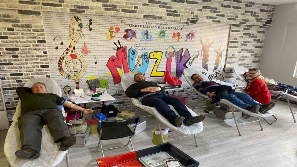 Baş&ccedil;ayır İlkokulu&rsquo;nda kan bağışı etkinliği
