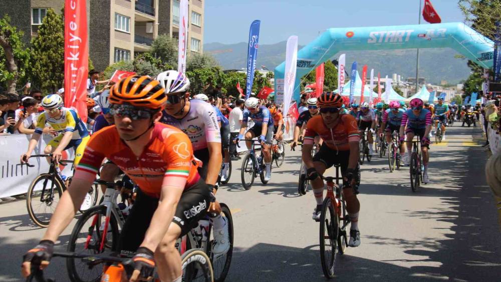 Cumhurbaşkanlığı Bisiklet Turu&rsquo;nun ikinci etabı, Aydın&rsquo;dan start aldı
