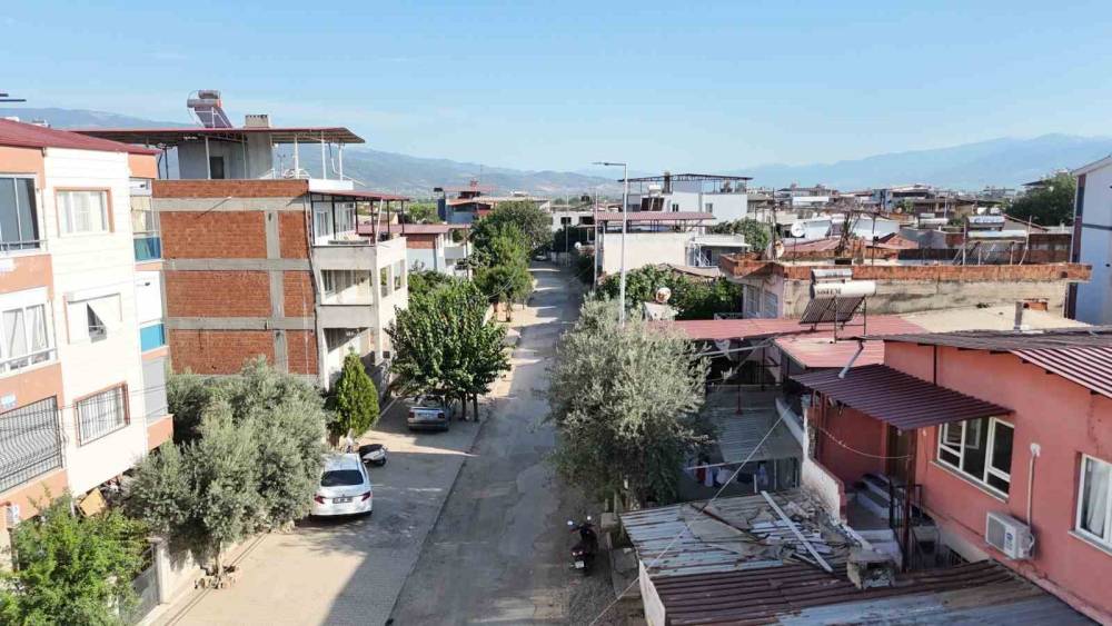 Nazilli&rsquo;de 10 sokakta asfalt mesaisi başladı
