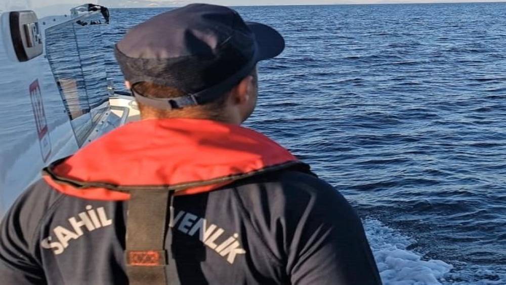 A&ccedil;ıldığı denizden geri d&ouml;nemeyen şahsı Sahil G&uuml;venlik kurtardı
