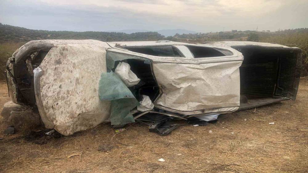 Karpuzlu&rsquo;da kamyonet takla attı: 3 yaralı
