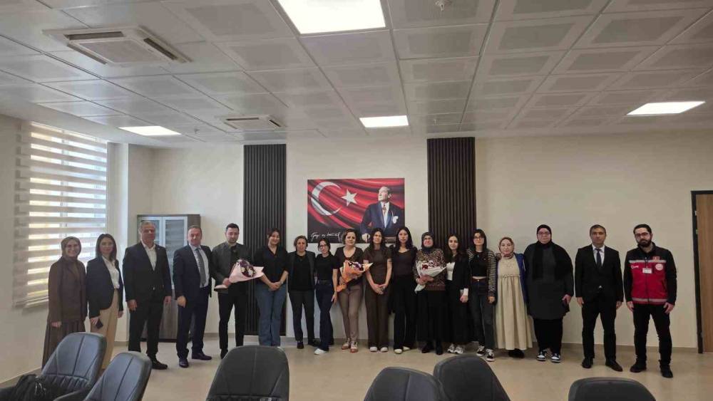 Şehit anneleri &rsquo;Ana Ocağı&rsquo; projesinde gen&ccedil;lerle buluştu
