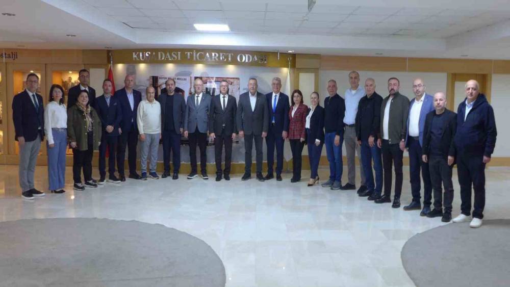 İş d&uuml;nyası temsilcileri Kuşadası&rsquo;nda buluştu
